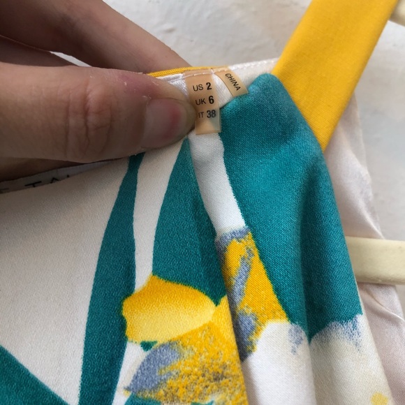 Tahari casual sun dress sleeveless size is 2 - Picture 11 of 16